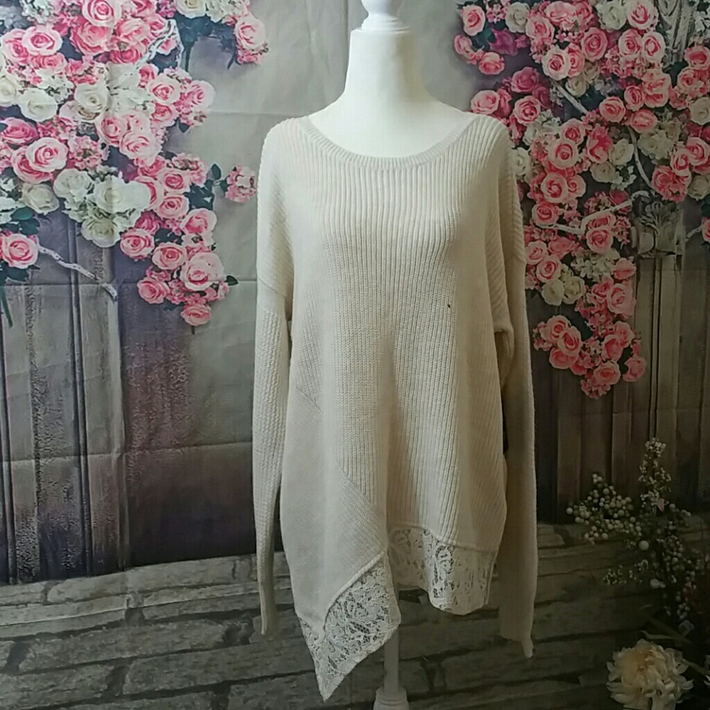 Simply Vera Wang lace trimmed sweater